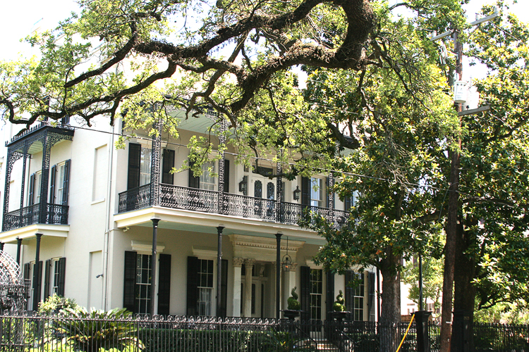 136 Garden District