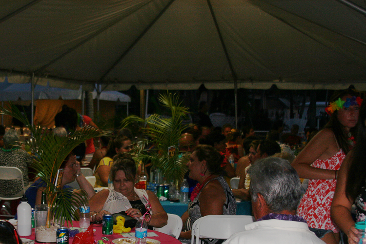 41 2014 Luau